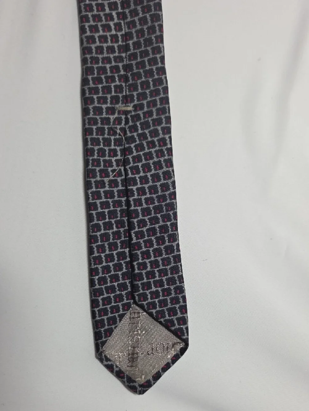 Christian Dior Men's Italian Silk Dark Gray/Burgundy Geometric Tie 3.55x57.5